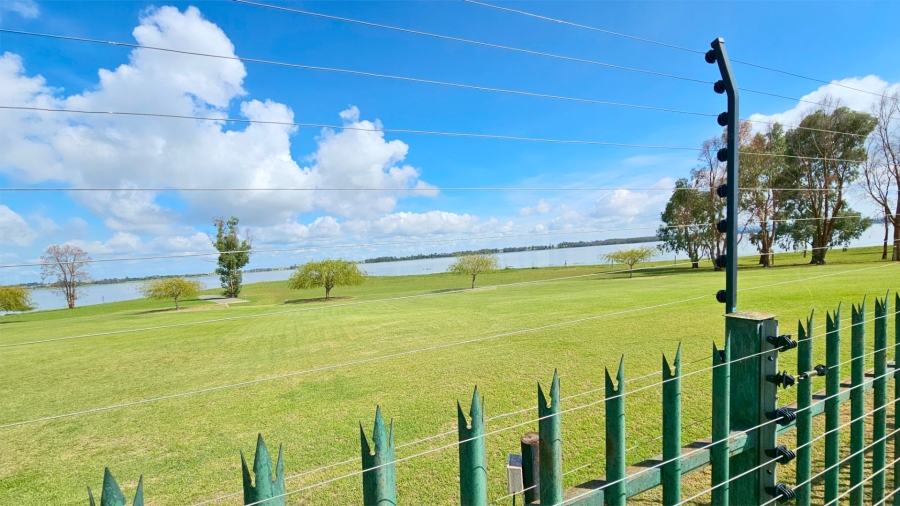 3 Bedroom Property for Sale in Oranjeville Free State